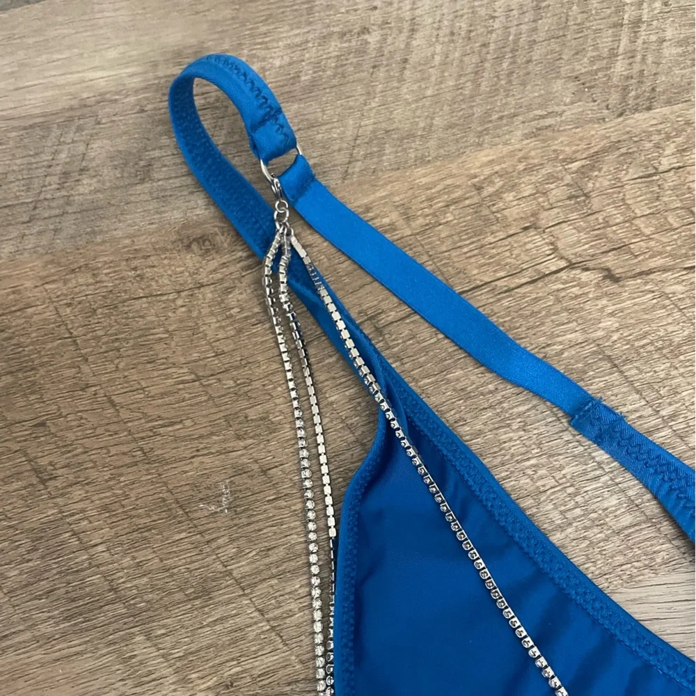 Victoria's Secret Blue V-String with Chain Accent - Picture 8 of 9